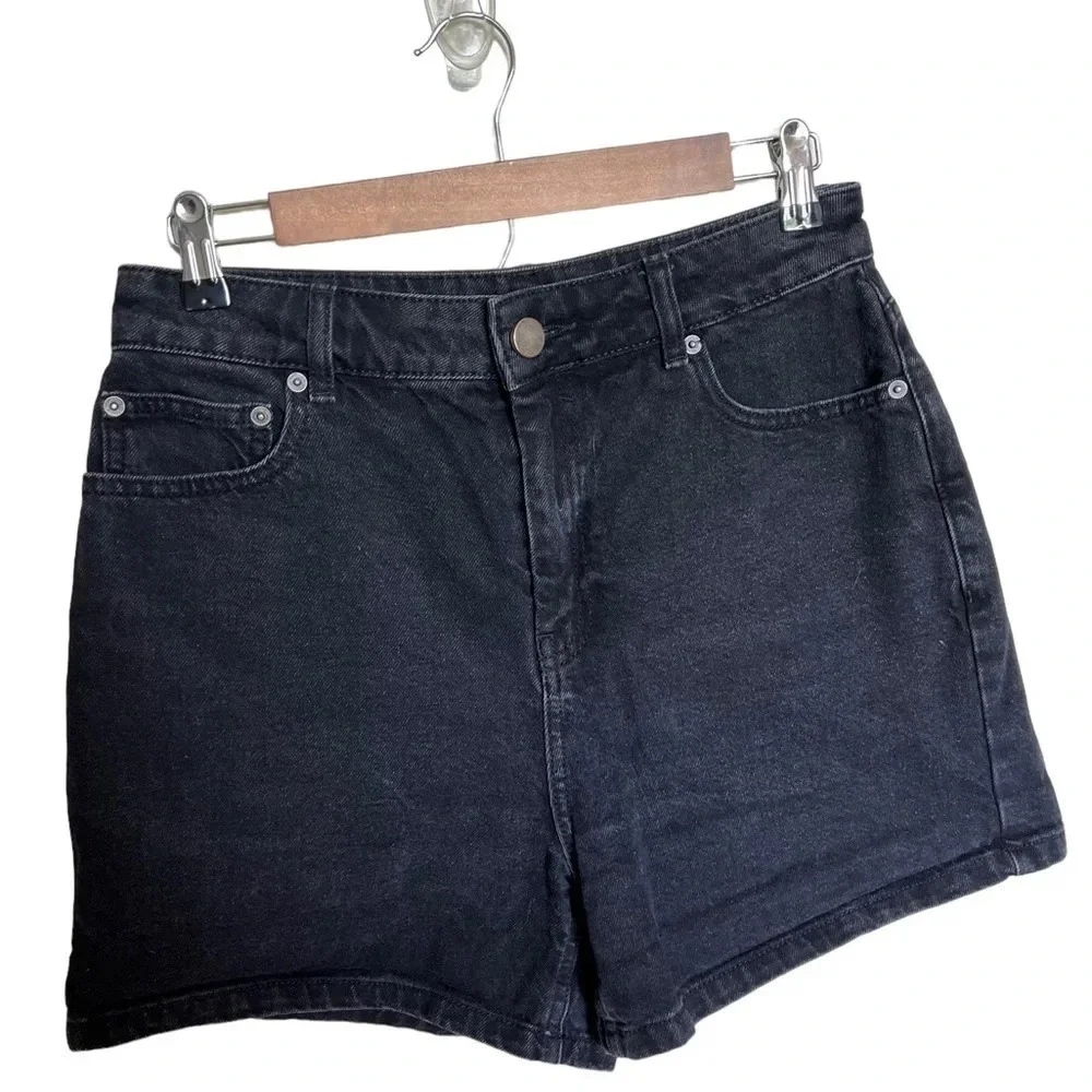 ASOS DESIGN • Denim Ritson Mom Short In Washed Black - Picture 7 of 10